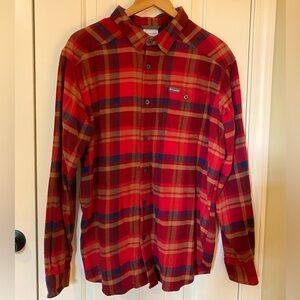 Men’s Columbia Button-down Top. Long Sleeve. Large.